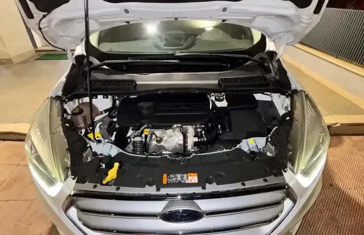 
								Ford Kuga II 2017 1.5 tdci Titanium s full									