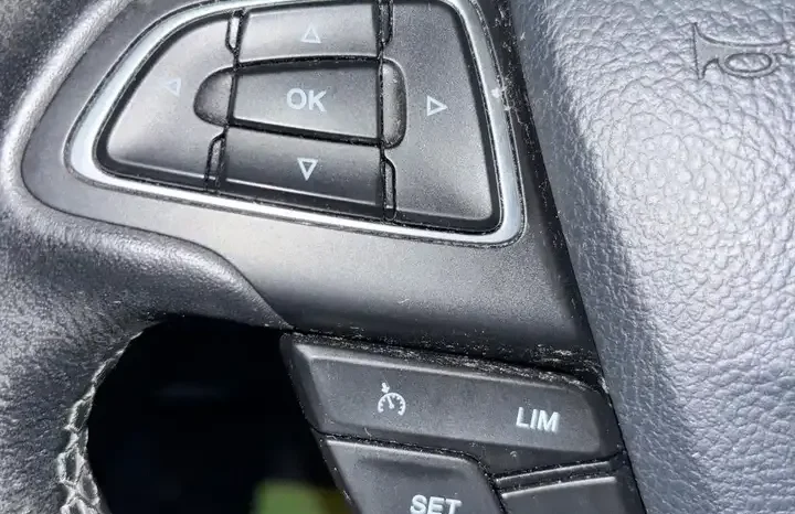 
								Ford Kuga II 2017 1.5 tdci Titanium s full									