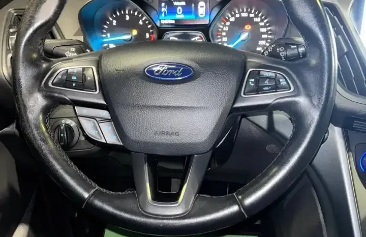 
								Ford Kuga II 2017 1.5 tdci Titanium s full									