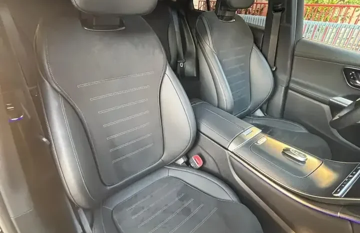 
								Mercedes-Benz GLC 300d AMG Line Premium Plus 4matic auto full									