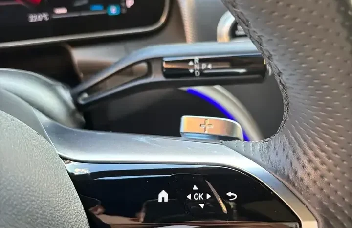 
								Mercedes-Benz GLC 300d AMG Line Premium Plus 4matic auto full									