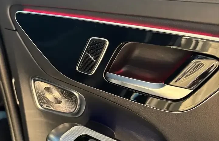 
								Mercedes-Benz GLC 300d AMG Line Premium Plus 4matic auto full									