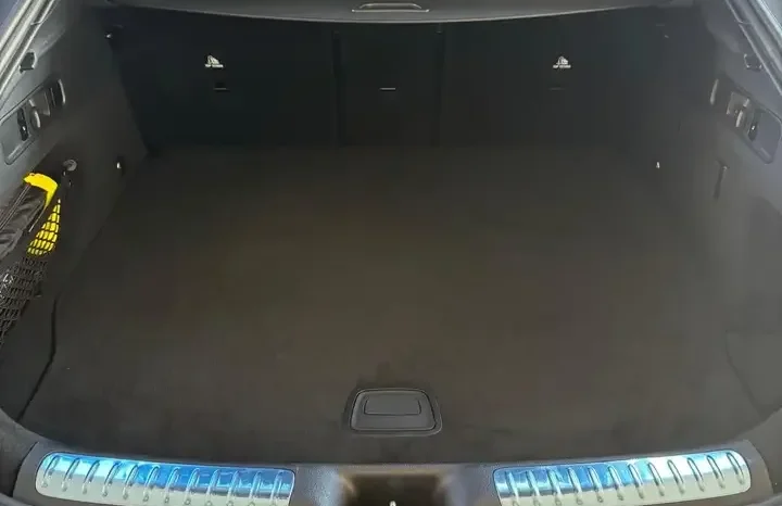 
								Mercedes-Benz GLC 300d AMG Line Premium Plus 4matic auto full									