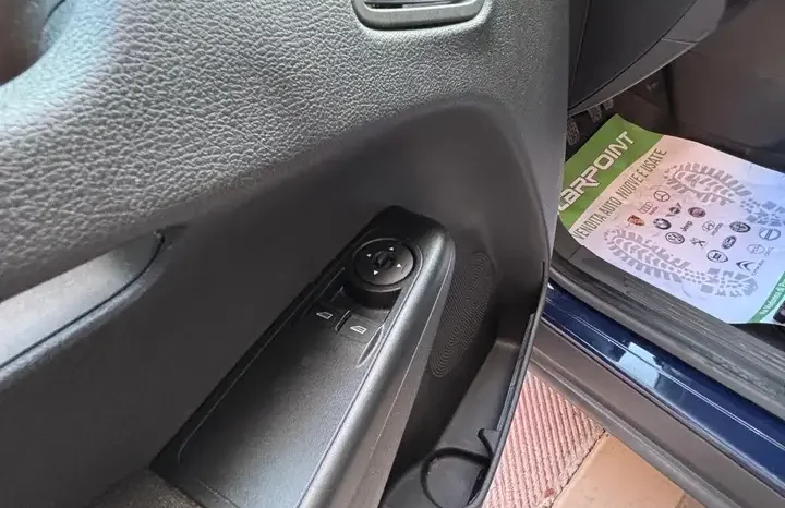 
								Ford Transit Courier Benzina Blu Azzurro full									