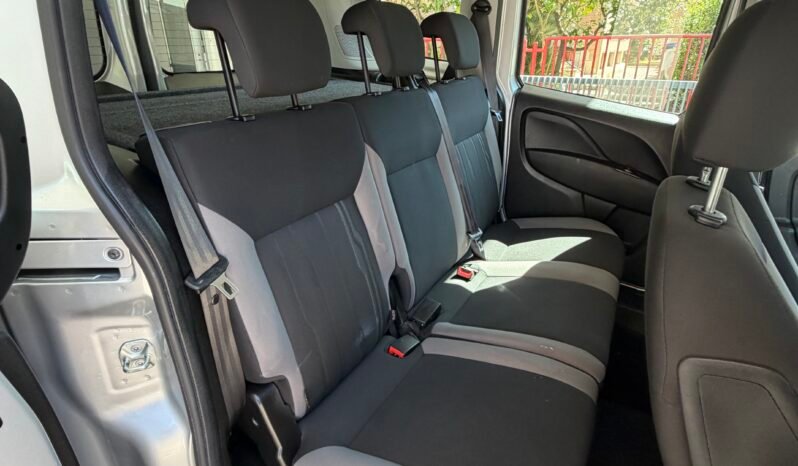 
								Fiat  Doblo 1.6 mjt 120 cv  Lounge full									